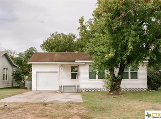 1708 E Guadalupe St, Victoria, TX 77901