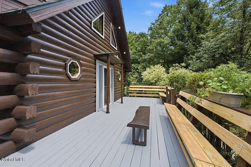 4th image of 4 Treehouse Lane