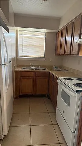 2 bed, 1.0 bath, 982 sqft, $1,400 — Photo 4