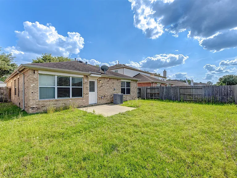 16522 Grenada Falls Dr — Photo 24