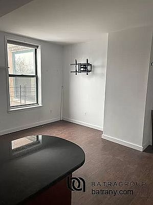 4th image of 263 Pleasant Ave APT 4B