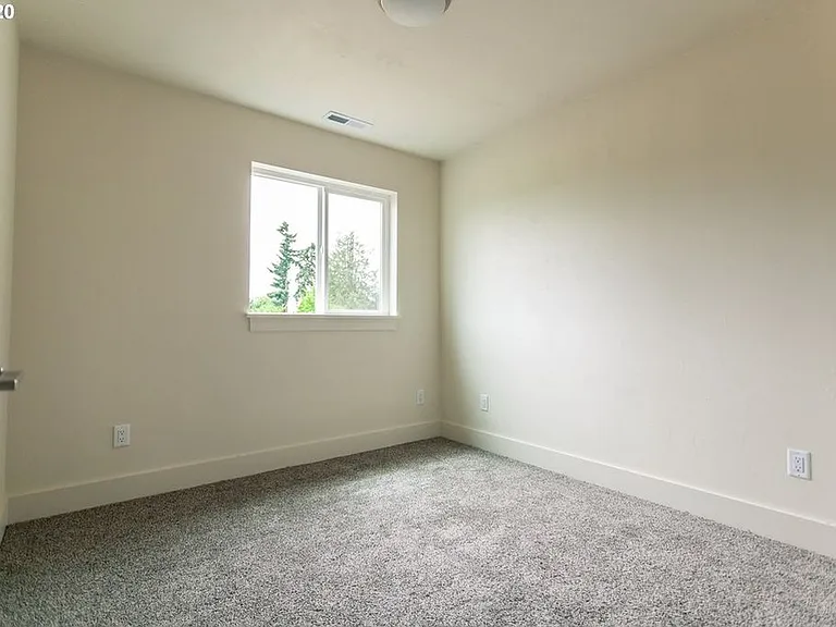 2614 Ross Ln — Photo 10