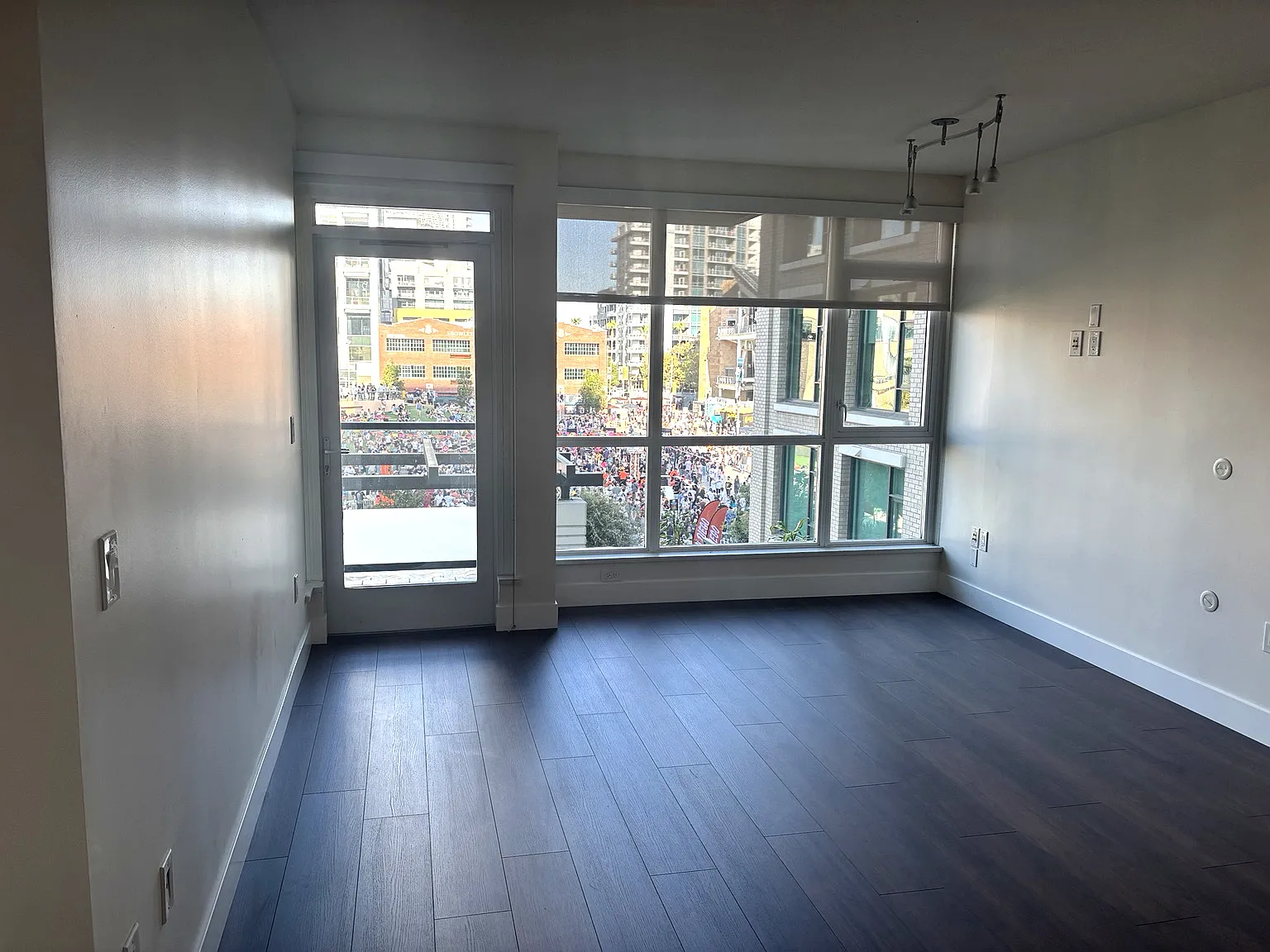 2 bed, 853 sqft, $3,795 — Photo 3