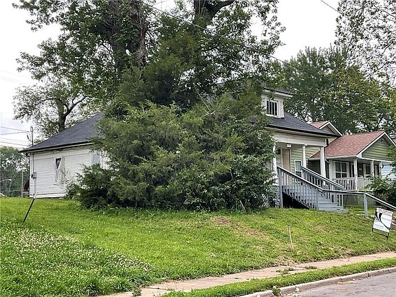 2nd image of 1332 Yecker Ave