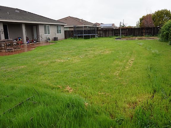 4th image of 2239 Lindenmeir Dr