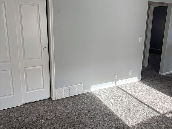 5th image of 1926 S 55th St APT 4