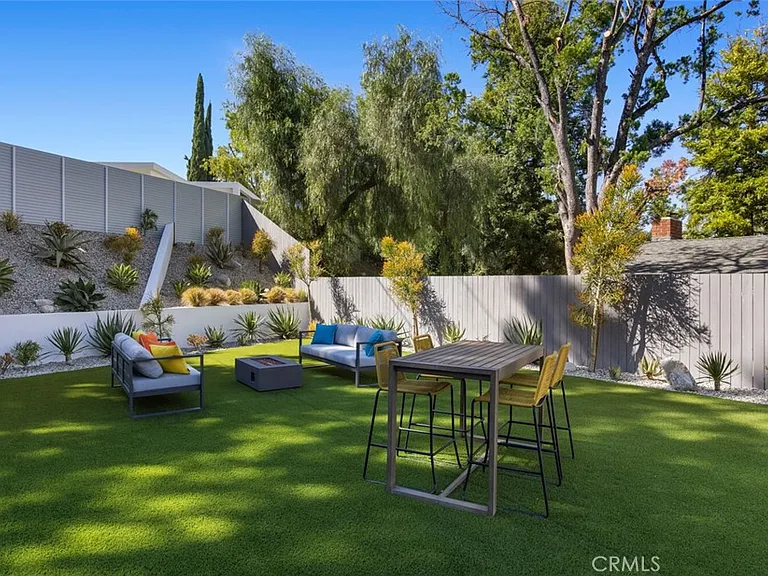 4731 Topanga Canyon Blvd — Photo 32