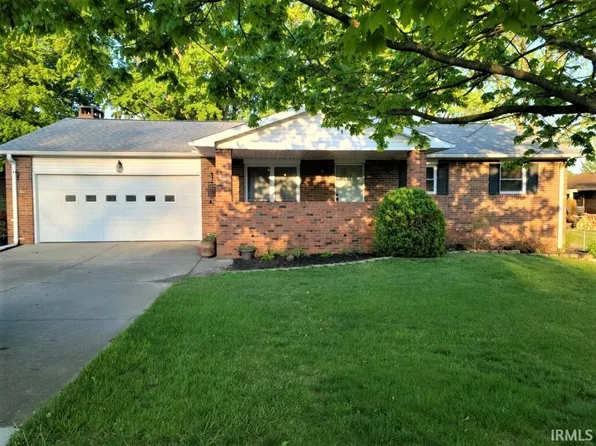 602 NE 21st St, Washington, IN 47501