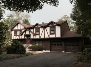 4 Evergreen Ct, Piscataway, NJ 08854