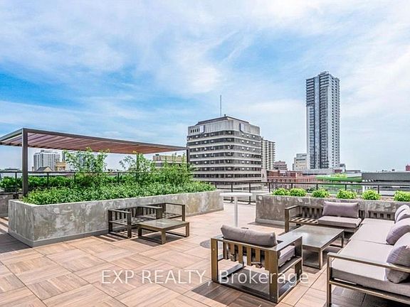 4th image of 55 Duke St W #906