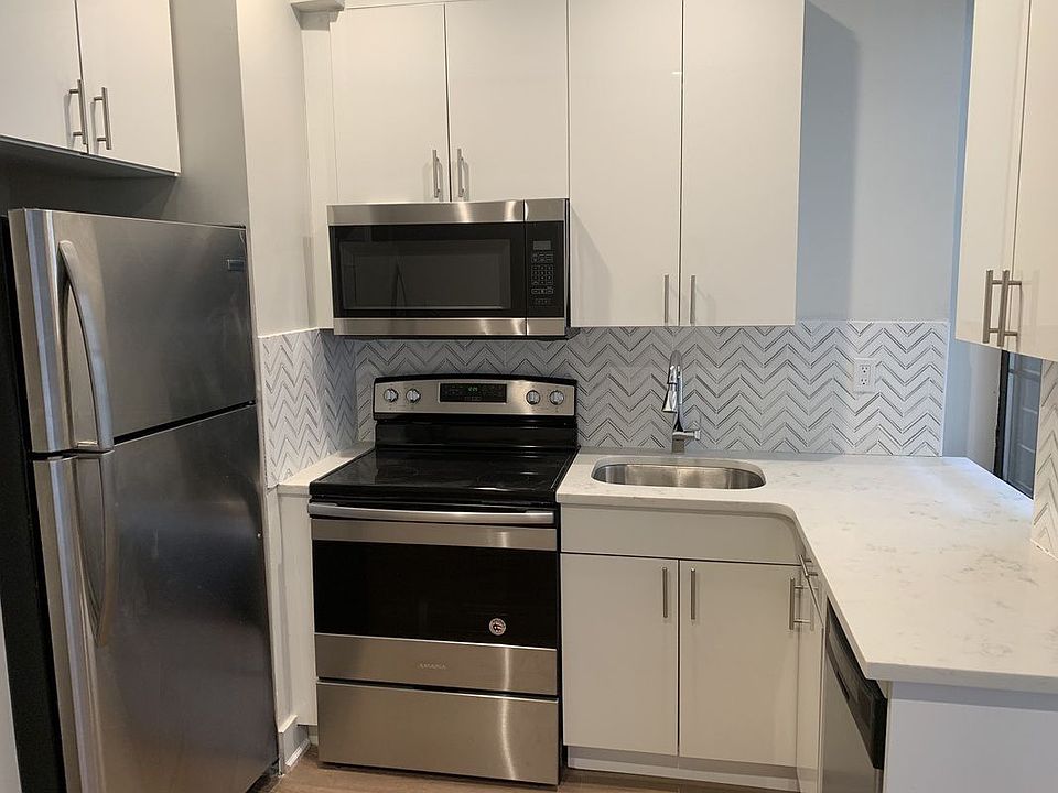 1st image of 220 Wadsworth Ave APT 203