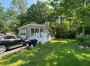 143 E Zimmer Dr, Walnutport, PA 18088