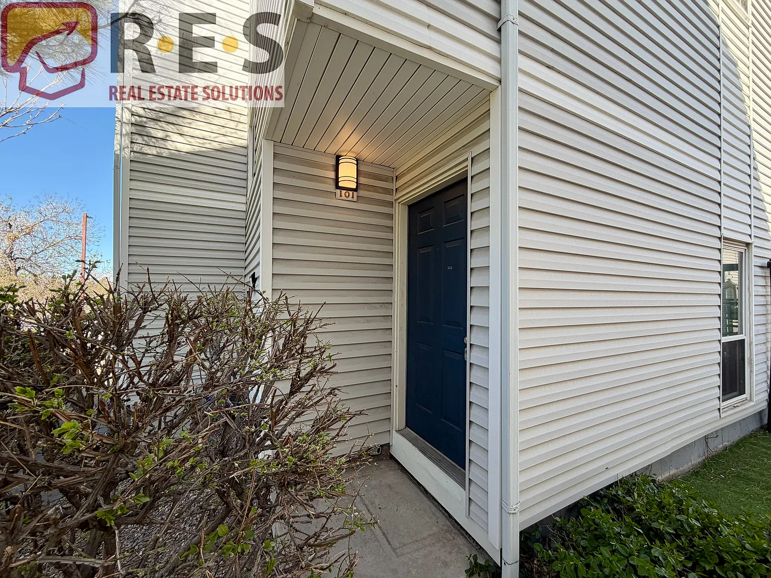 1 bed, 872 sqft, $1,295 — Photo 2
