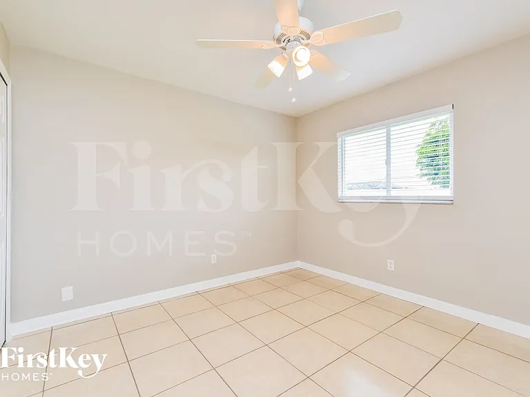 2918 SE 8th Pl — Photo 12