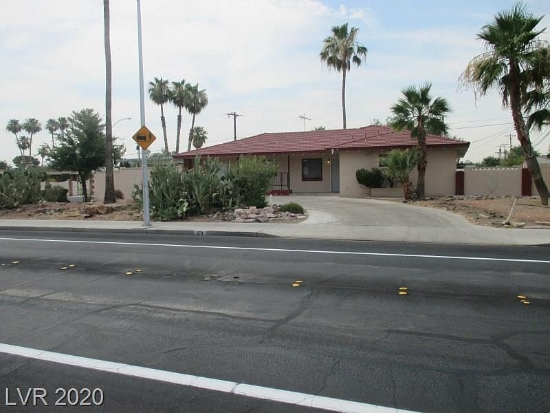 1st image of 674 E Oakey Blvd