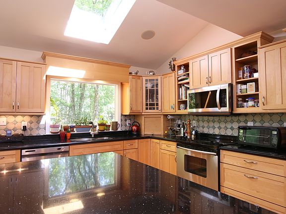 2nd image of 4006 Westfield Dr