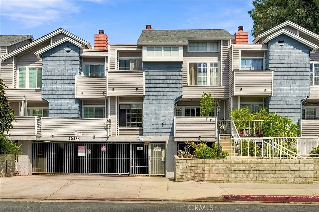 2 bed, 2.5 bath, 1123 sqft, $3,500 — Photo 3
