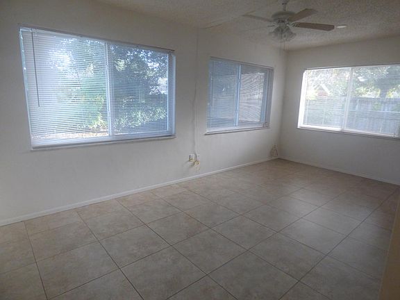 d enclosed sunroom