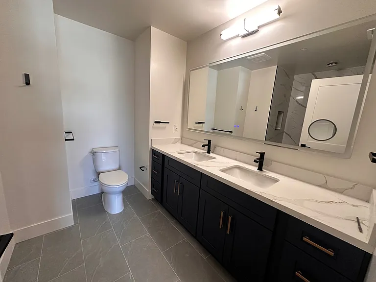 560 El Camino Real #302 — Photo 7
