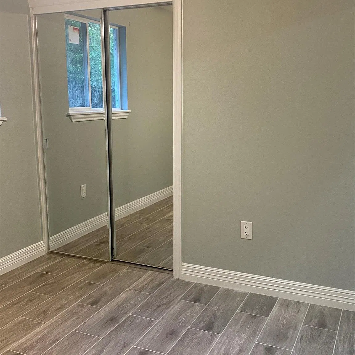 2 bed, 1.0 bath, 1328 sqft, $1,500 — Photo 2