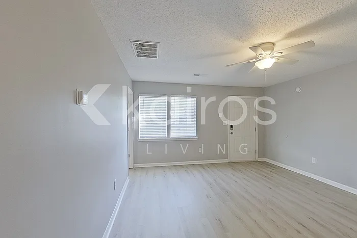 4 bed, 4.0 bath, 1509 sqft, $1,895 — Photo 2