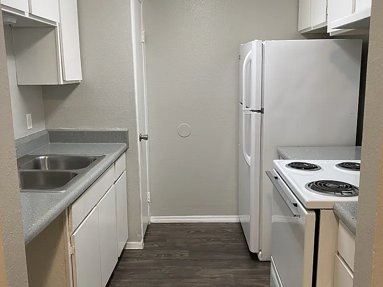 1809 W Schunior Rd #109 — Photo 3