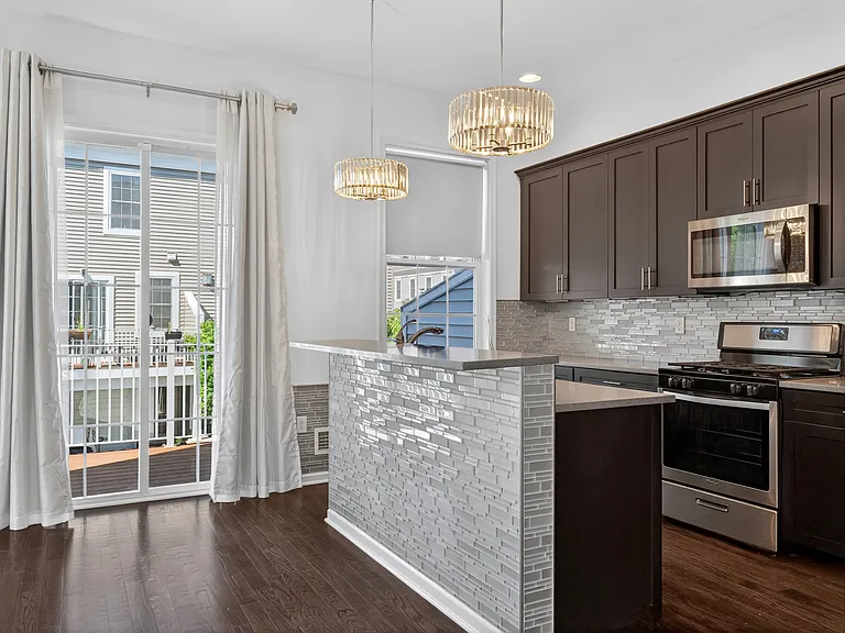 60 Roosevelt Dr — Photo 19