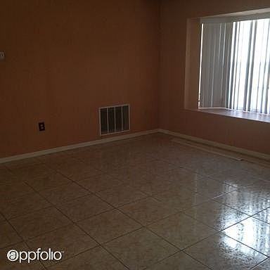 3rd image of 561 Finch Ct