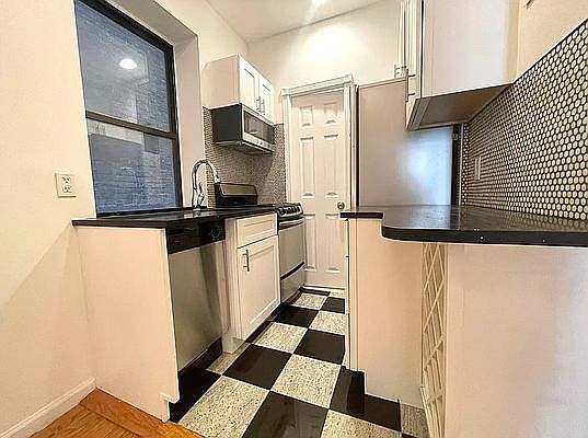 2nd image of 152 8th Ave APT 5R