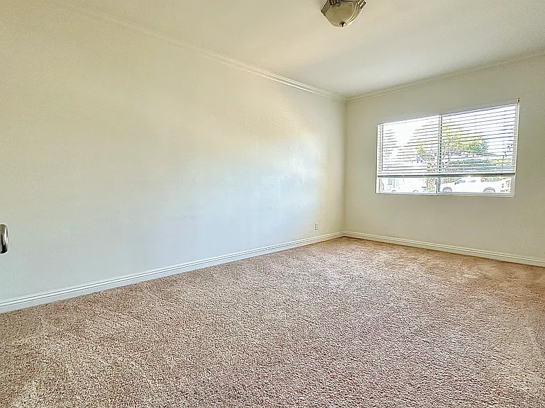 12216 Washington Pl — Photo 6