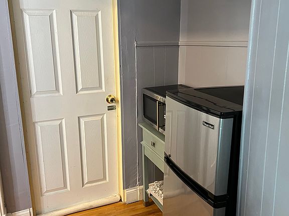 5th image of 103 E Squantum St #1