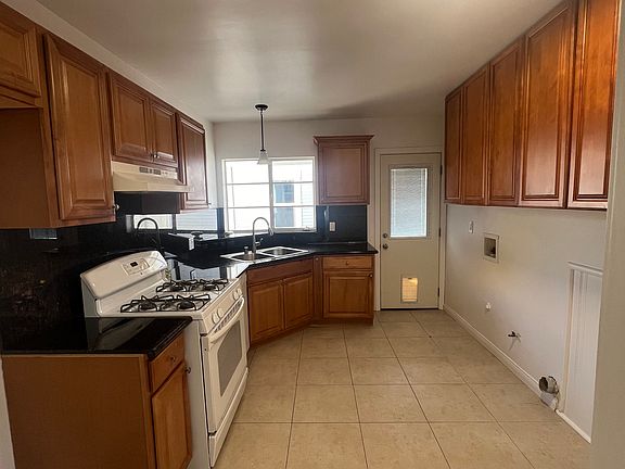 3rd image of 516 Hahn Ave