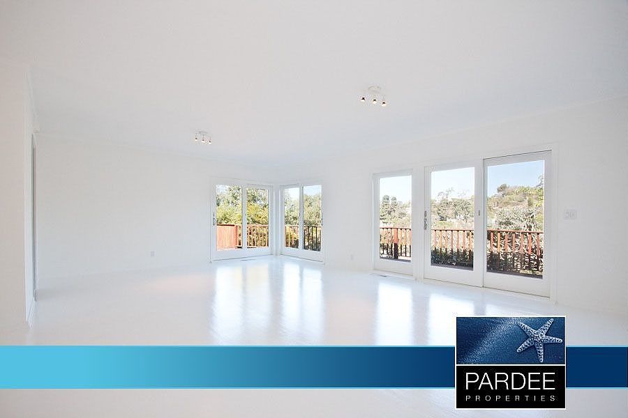 1st image of 502 Entrada Dr