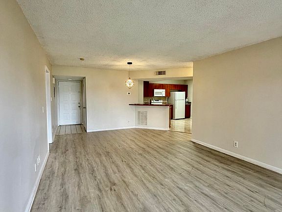4th image of 8781 Wiles Road #203