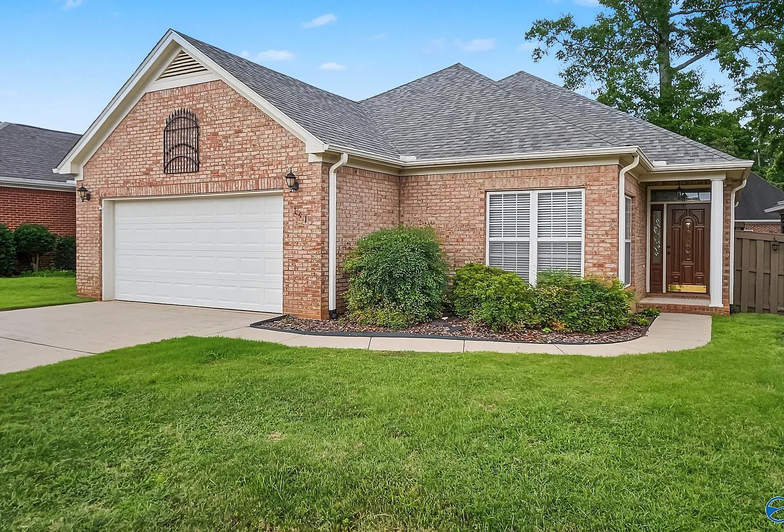 3 bed, 2.0 bath, 1870 sqft, $2,250 — Photo 1