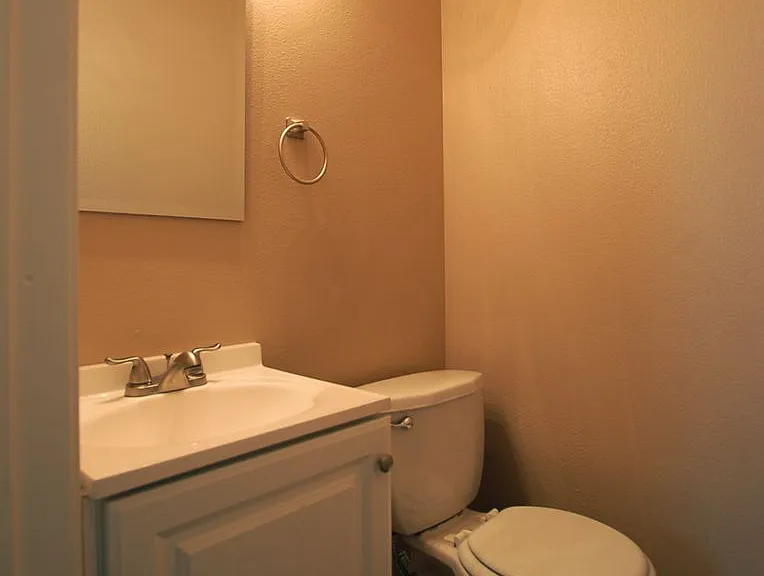 Welcome to Coronado Crossing Modern Comfort in Central Lubbock — Photo 8