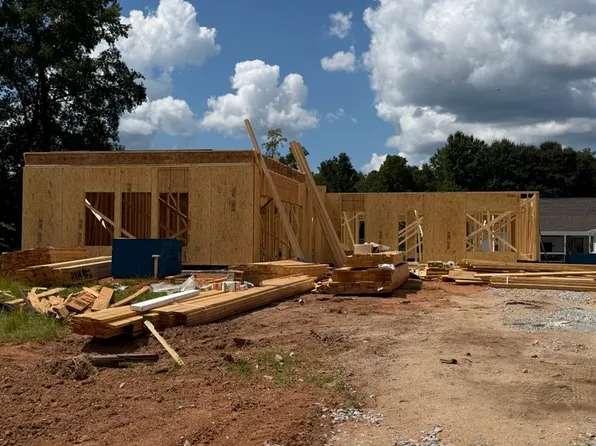 1971 Long Leaf Ln, Opelika, AL 36801