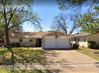 2104 Meadow Gln, Irving, TX 75060