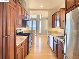 28 Spy Glass Hl, Oakland, CA 94618