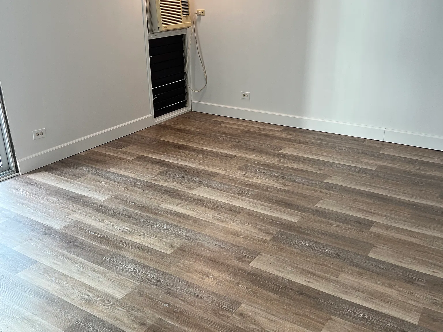 Studio, 472 sqft, $1,800 — Photo 3