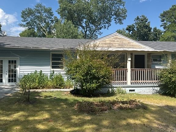 3rd image of 3868 Mark Twain Cir