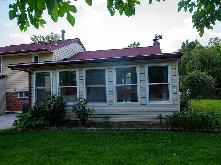 6741 Bostwick Dr — Photo 32