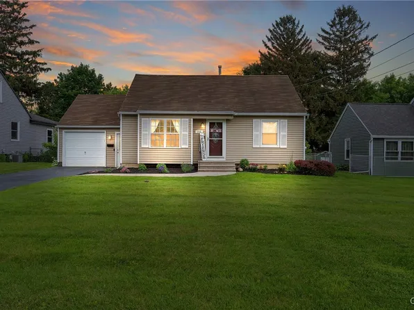 115 Legion Dr, North Syracuse, NY 13212