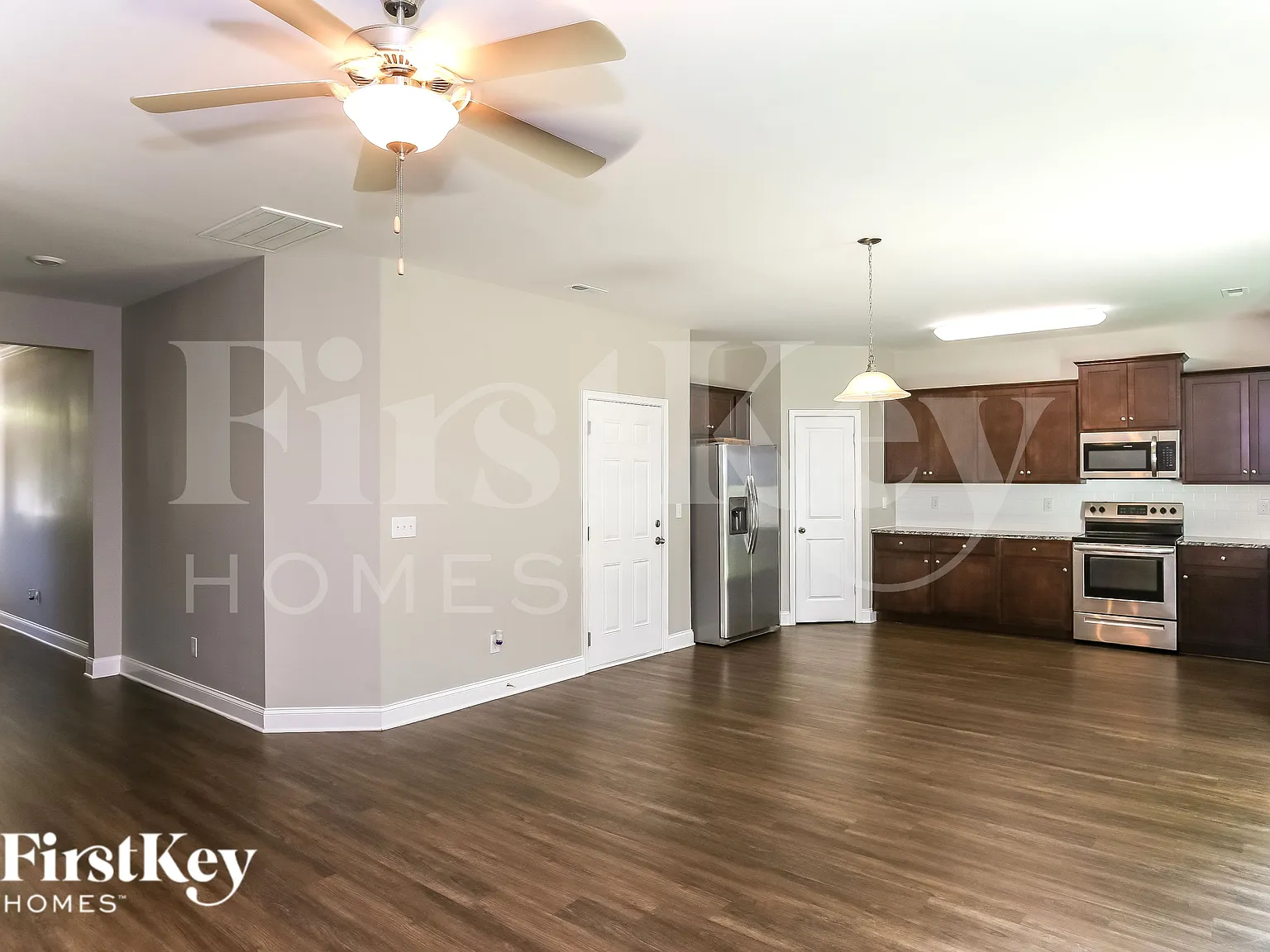 3 bed, 2.5 bath, 1841 sqft, $2,155 — Photo 4