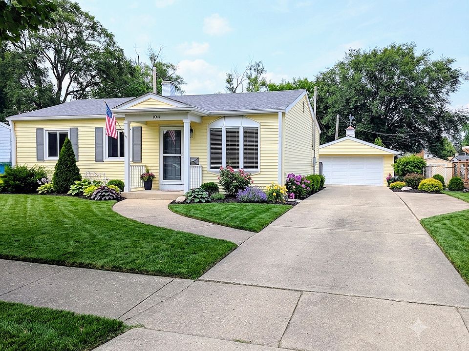 1st image of 104 Forest Pl