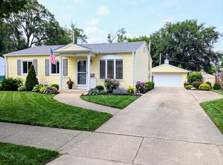 104 Forest Pl, Buffalo Grove, IL 60089