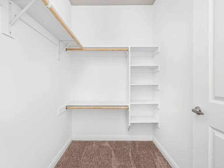 Union Club Apartments — Photo 18