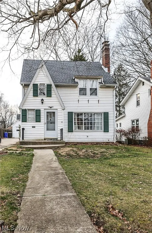 236 Oakgrove St photo 1