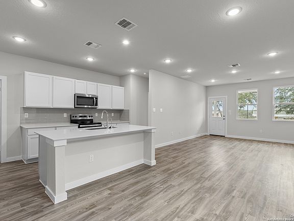 5th image of 14706 Emerio Drive