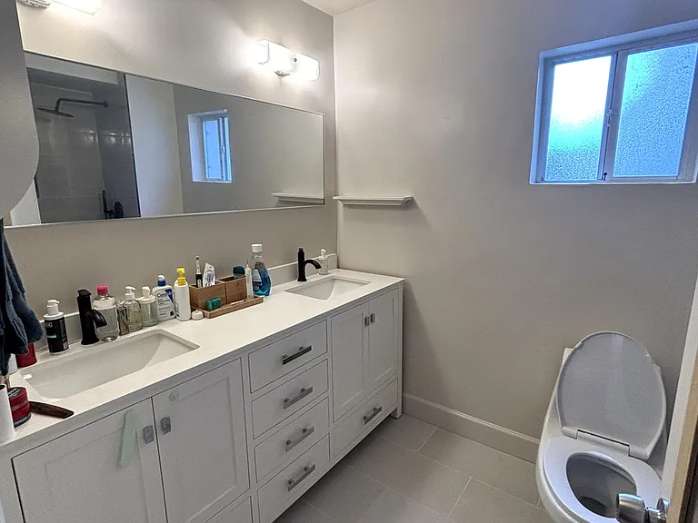 429 E Bellevue Ave — Photo 21